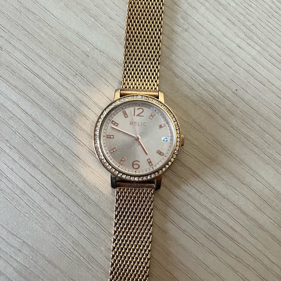 Gold Relic Watch battery operated shows number day/ brand new/ has clear cover - Picture 3 of 4